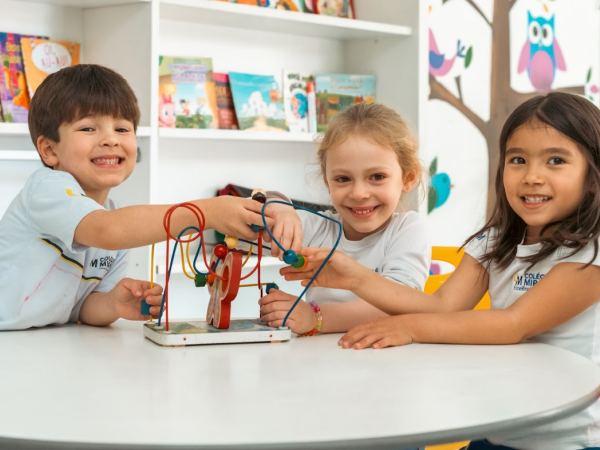 Por que o brincar na Educação Infantil é essencial para o desenvolvimento do seu filho em Pirituba.