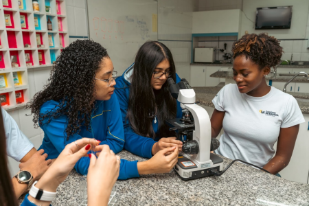 Ensino forte e preparação para Enem e vestibulares: o que faz diferença na prática?